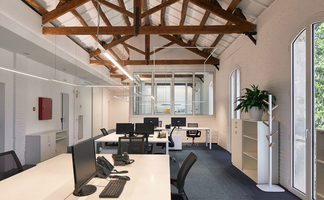 Oficinas Curtits Badia diseño de interiores y proyección de espacios